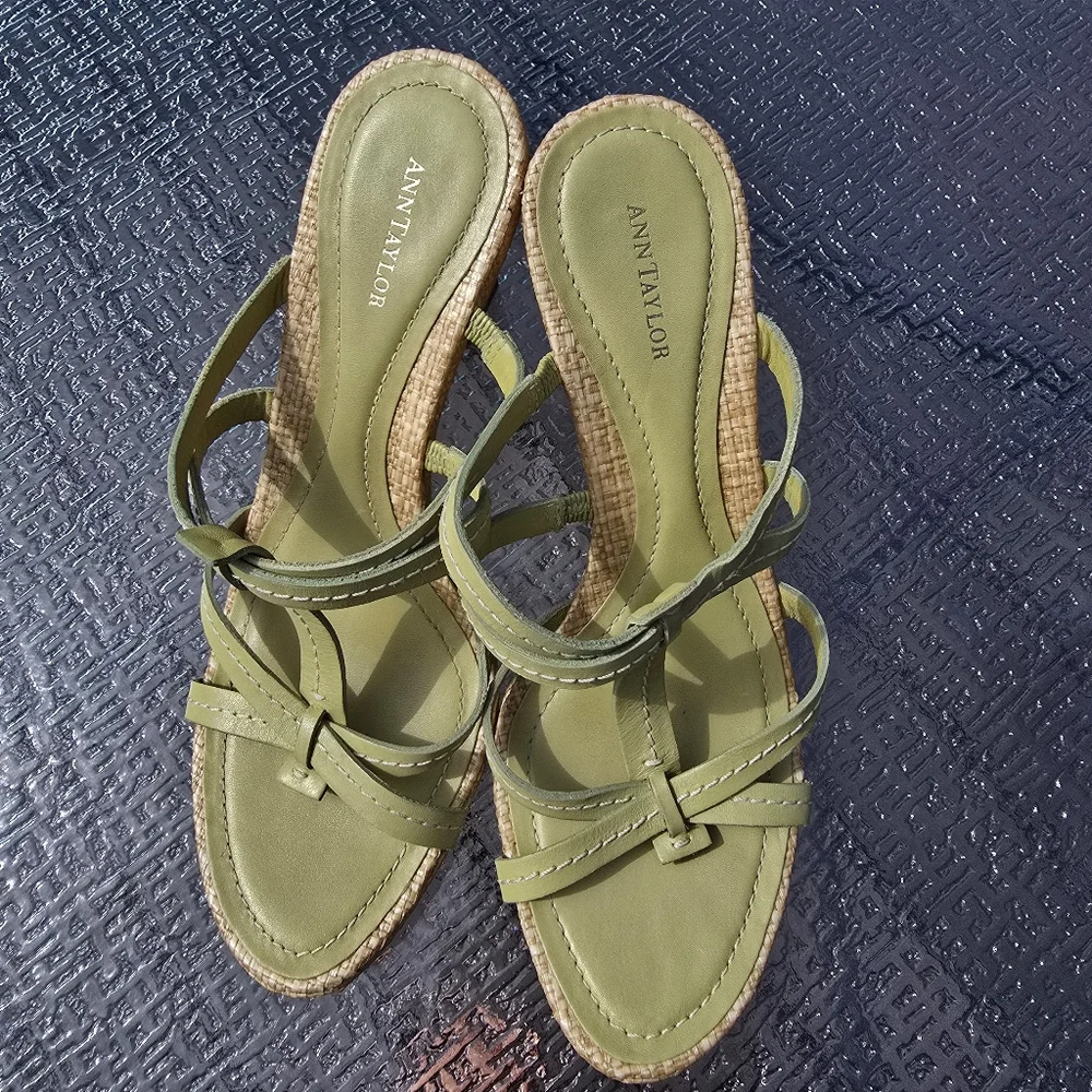 Ann Taylor Green Sandals, VGUC, Size 7.5